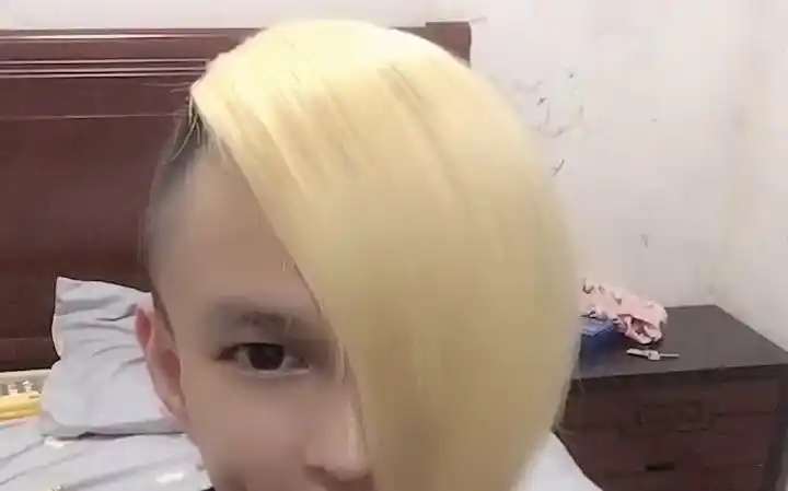 土味32019精神小伙最潮发型