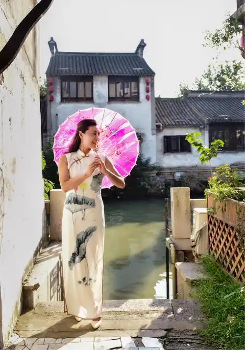 江南水乡 雅韵旗袍 风情摇曳