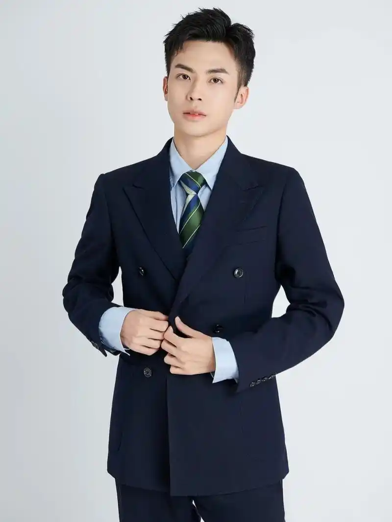 28岁男生职业形象照 9828岁男生职业形象照怎么拍?