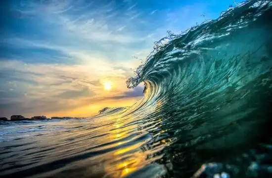 镜头里的翡翠岛海浪美景组图7