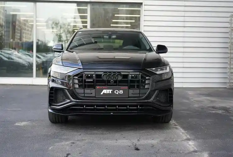 奥迪q8 abt版到店实拍 黑武士造型 运动套件 酷毙了!