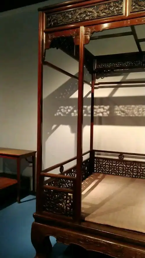 黄花梨木六柱式架子床(明代)