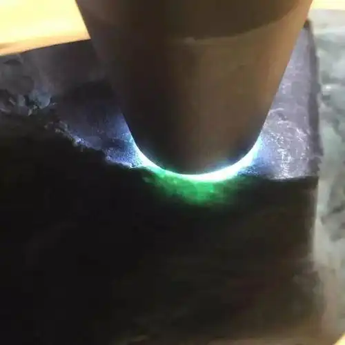 一块鲜为人知的墨翠原石,最后切开让人心惊胆战.