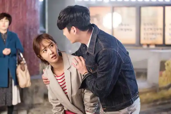 评价女王第2集权俞利无奈与前男友共同工作