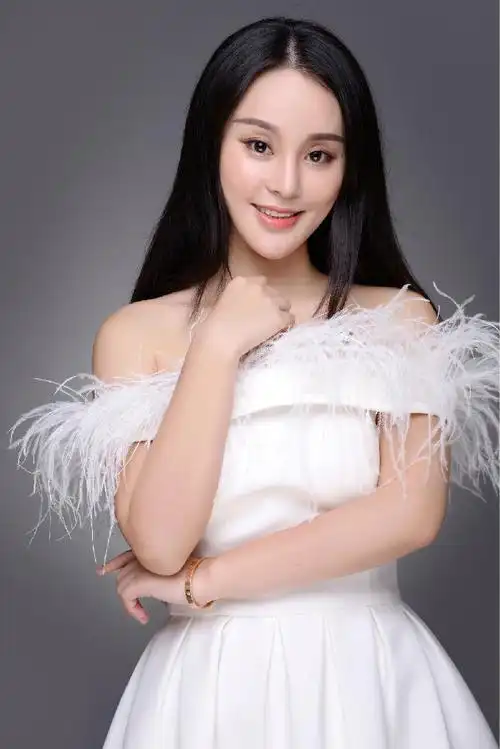 内地新生代女歌手琳熙最新写真曝光