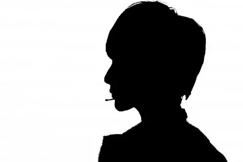 王源 侧面剪影 cr:微博 20150605