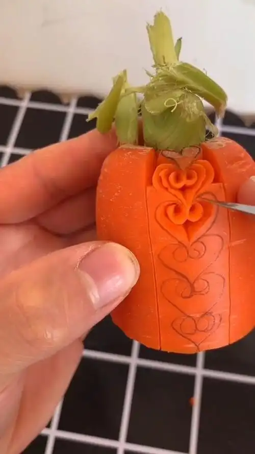 今天雕刻胡萝卜,大家觉得好不好看