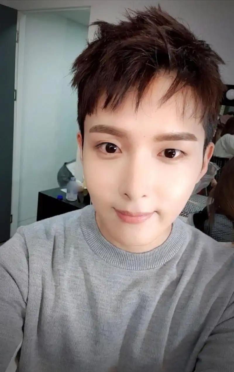 superjunior系列之金嗓子金厉旭,我们65三十岁也依旧是个小可爱