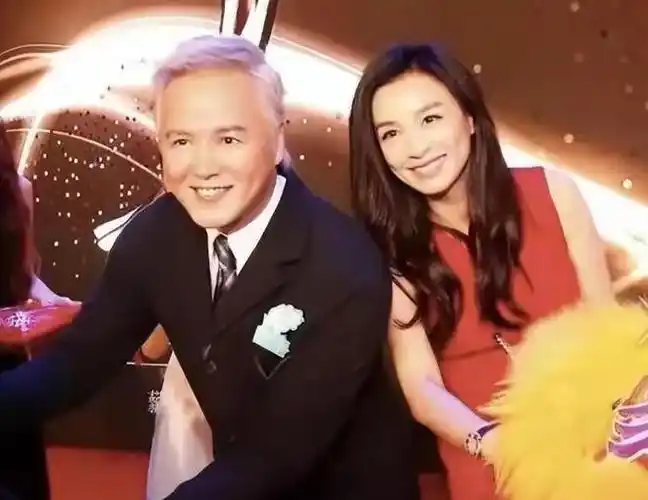 张庭林瑞阳返台后逛街两人头顶满是白发网友直言这次跑不了