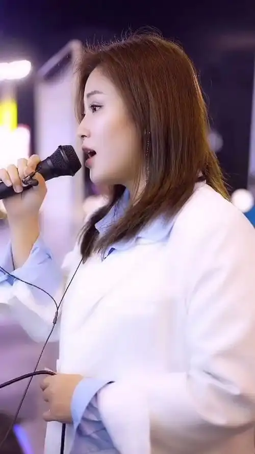 谭艳《光明》"一位歌手最大的自豪 是我的声音可以治愈你7815"