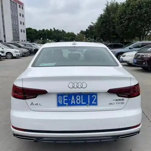 16万多点 19年5月 19款奥迪a4l 40高功率时尚版 自动天窗 新款电子档