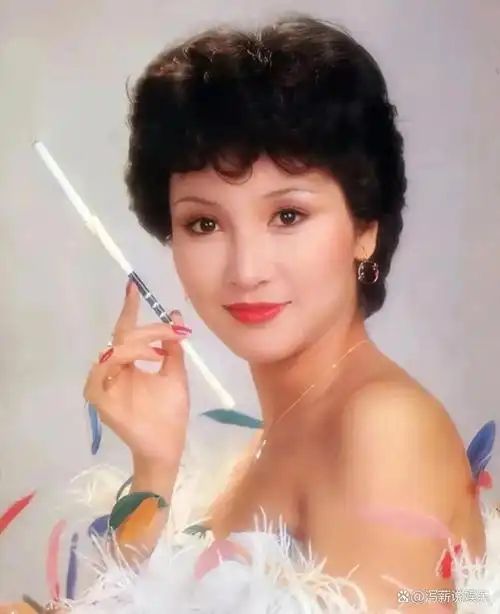 狄波拉我是个孤儿谢贤是前夫我儿女双全有名有利更有爱