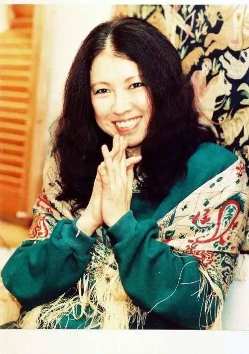 三毛自缢前:曾打电话求助好友,17年后录音曝光,才知