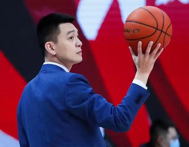 杨鸣续约陷入僵局,二冠教头或将离队?