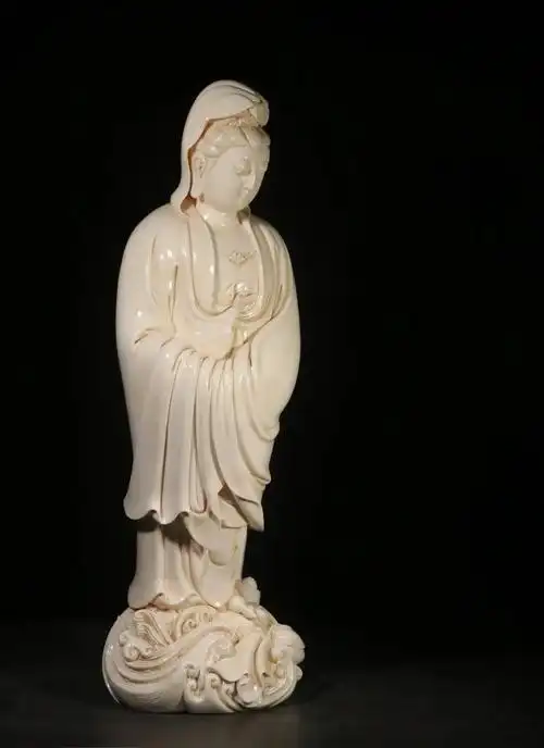 旧藏"德化,何朝宗"款豪华高76.5公分德化白瓷渡海观音立像 - 抖音