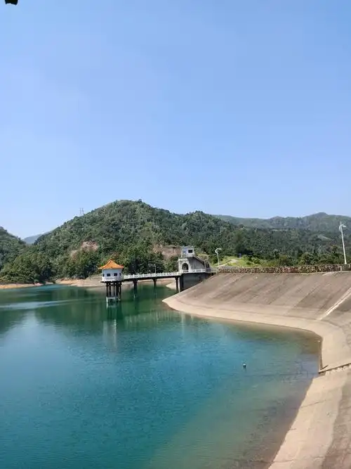 八甲仙湖观圣景