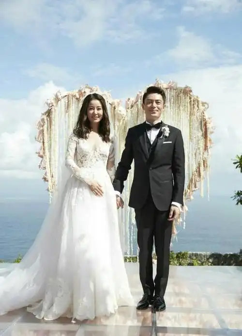 这竟然是林心如?与霍建华结婚8年,终究走上了另一条路