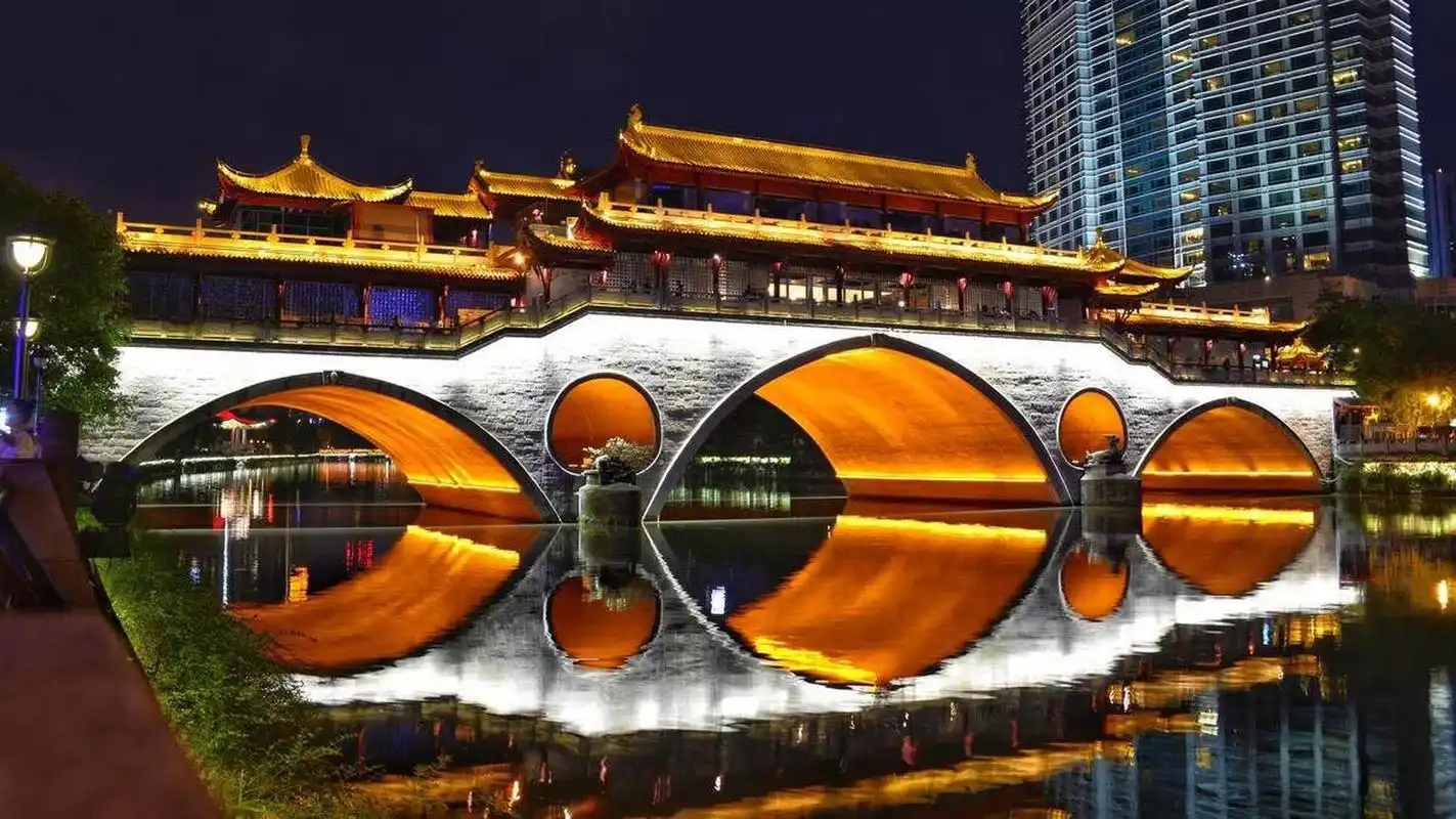 火爆全网的成都九眼桥,体验地道成都夜生活 九眼桥, 位于成都市武侯区