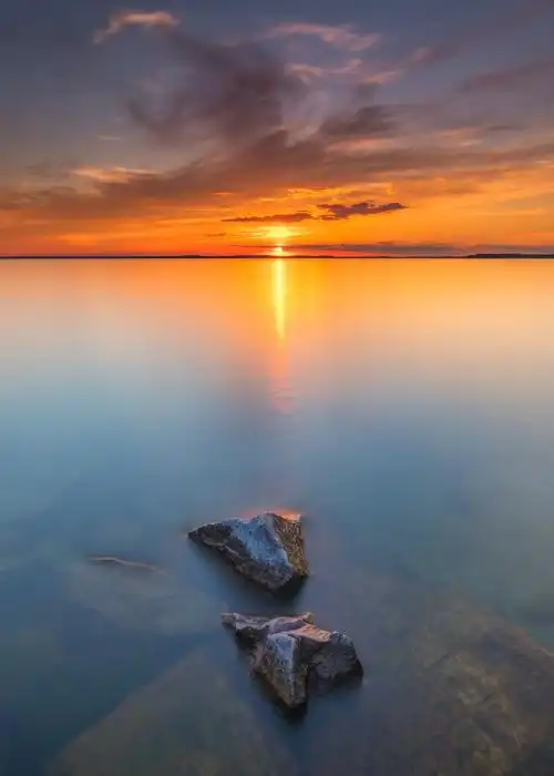 唯美意境湖泊夕阳图片