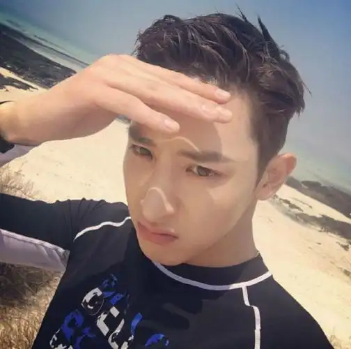 李洙赫 头像 男头