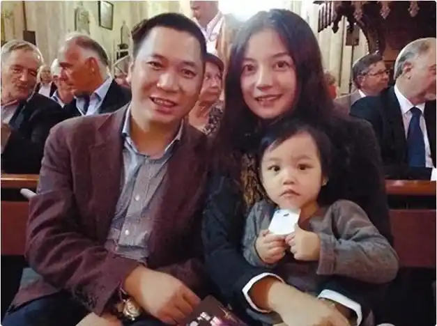 豪门落幕!曝黄有龙老爸在老家去世,黄有龙与赵薇均未现身葬礼