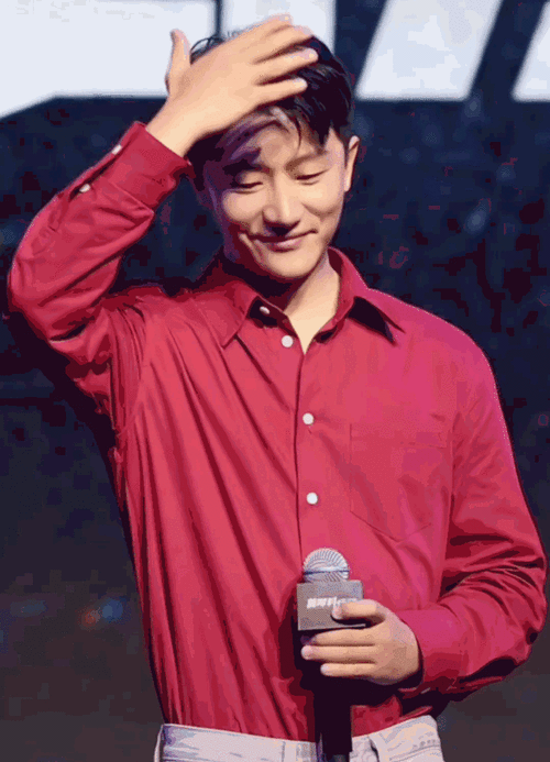 黄轩正派的脸露出反派的笑容