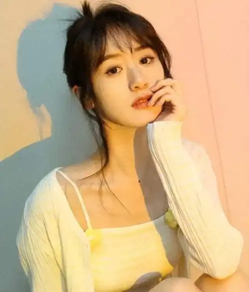 袁冰妍试图复出连续蹦跶,央视网发文隔山敲虎