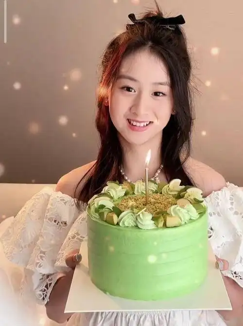 田亮携女儿拍亲子大片15岁森碟身高直追爸爸父女笑起来似饼印