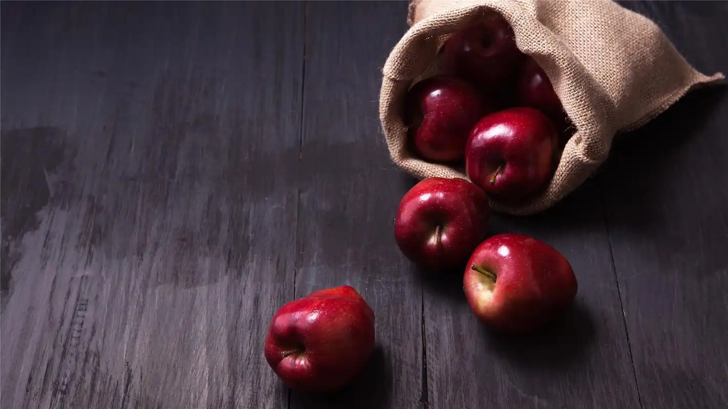 可口的苹果唯美高清桌面壁纸