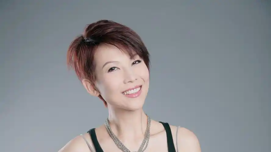 电脑壁纸 明星 港台明星 美丽成熟的蔡少芬