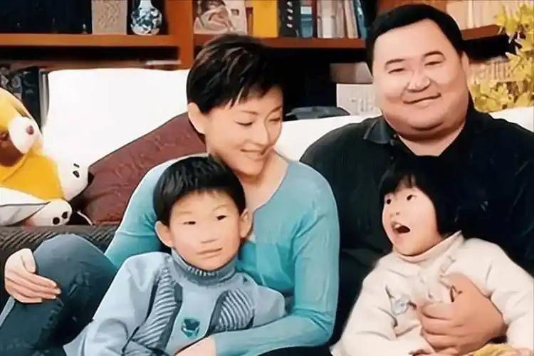 杨澜:我与老公早已无爱,若再在一块,对彼此都是很不公平的