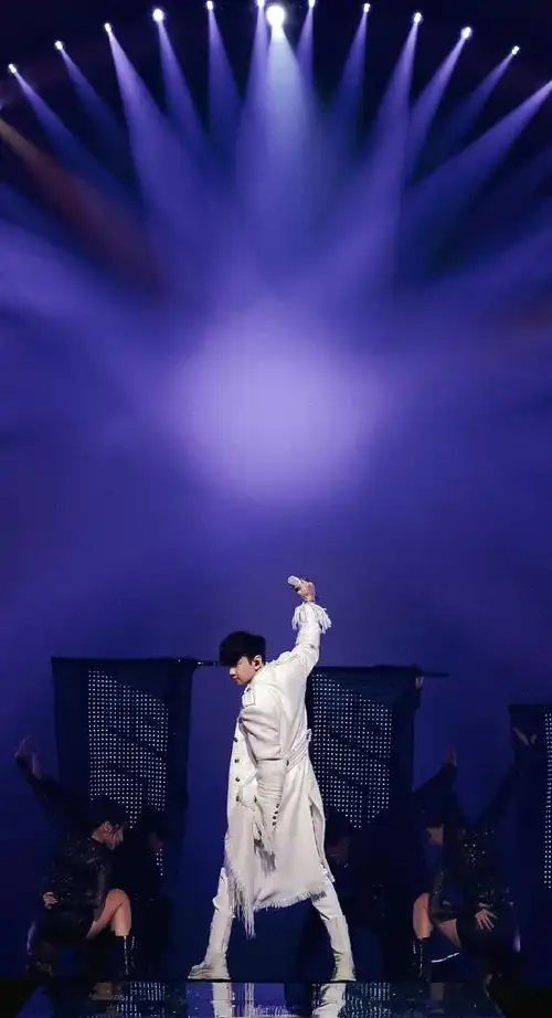 林俊杰#    林俊杰61壁纸  没什么好说的 很帅的一组