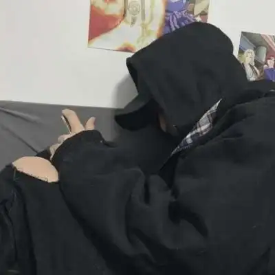 成熟高冷超酷戴帽子不露脸男生头像 宋原