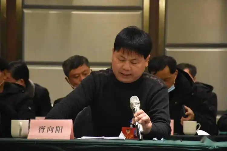 聚焦两会热切回应建议周天斌参加县政协十届五次会议联组讨论