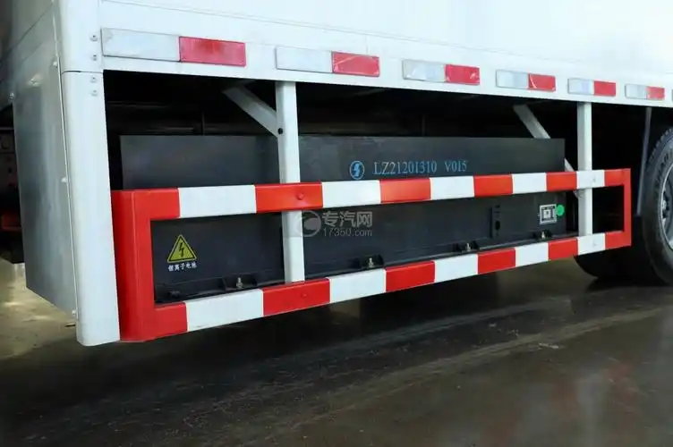 陕汽轩德e9纯电动厢式货车防护栏