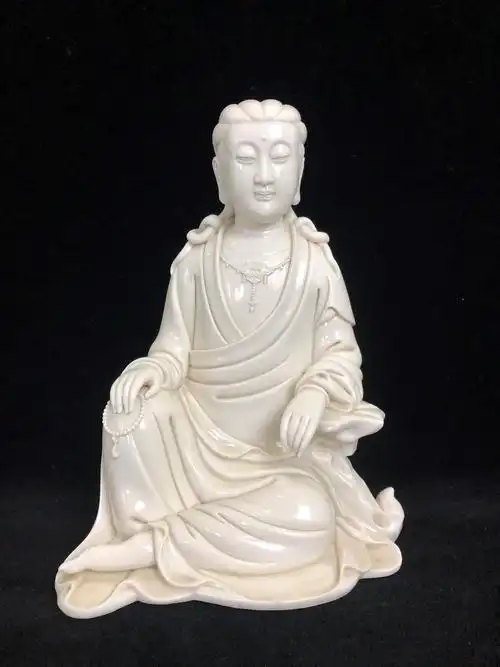 佚名何朝宗款德化窑观音坐像
