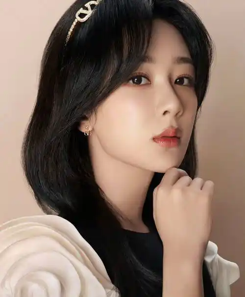 杨紫《承欢记》定档:搭档许凯演绎欢乐家庭剧!_人生_电视剧_时尚