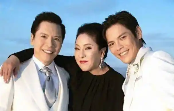 为我攒的戏,被说的一塌糊涂 结论:努力没用但不放弃_向太_美女_向华强