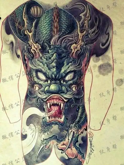 霸气的满背龙纹身图案