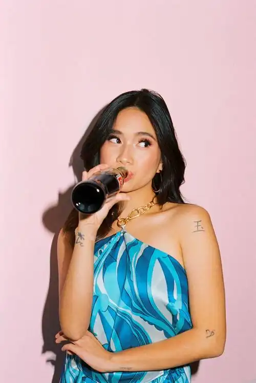 zefanya),1991年1月24日出生在印度尼西亚雅加达市,印度尼西亚歌手