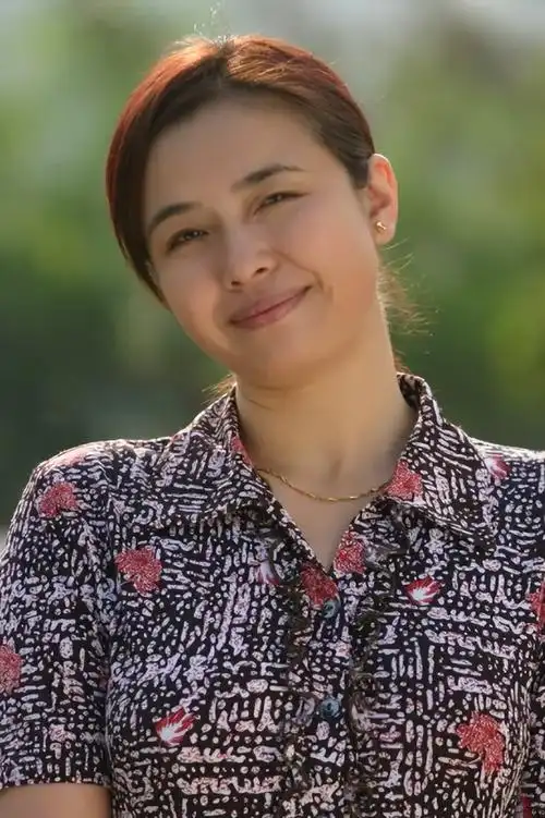 王澜年轻时秀雅又时髦如今却被网友感叹成臃肿大妈不敢认了