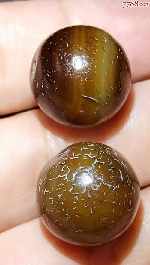 4955缠丝玛瑙老珠2个