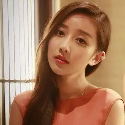 三十岁女人淡雅气质真人头像,适合30岁女生使用的微信头像