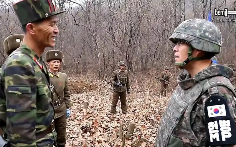 亚洲最帅花岗岩迷彩和最丑的军服鲜明对比!