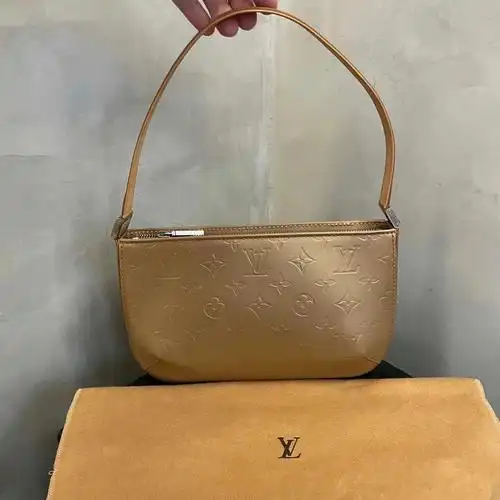 lv路易威登哑光金雾面牛皮腋下包手提包