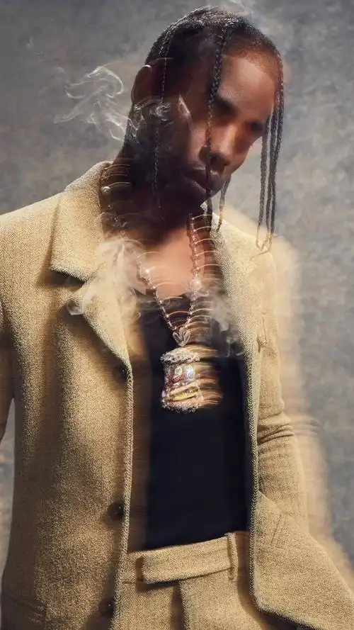 travisscott最新写真这可比蟑螂侠帅多了