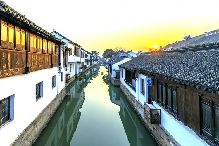 甪直古镇开在初夏的一朵莲