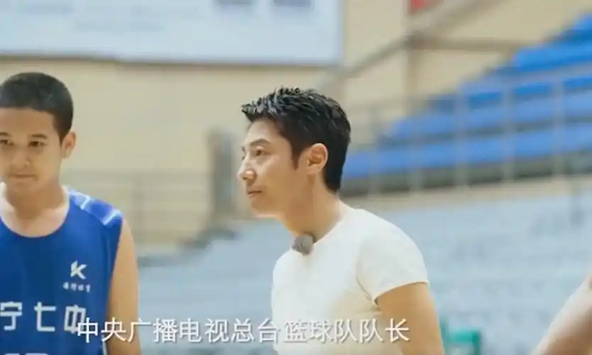 多高(47岁撒贝宁角逐"村ba")>撒贝宁曾在综艺节目里泳池憋气2分多钟