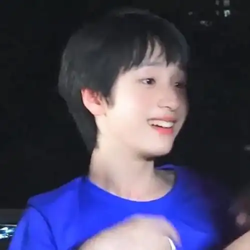 幼崽时期啦酱的每个瞬间都无比可爱谁还不是个妈粉咯～#严浩翔这是我