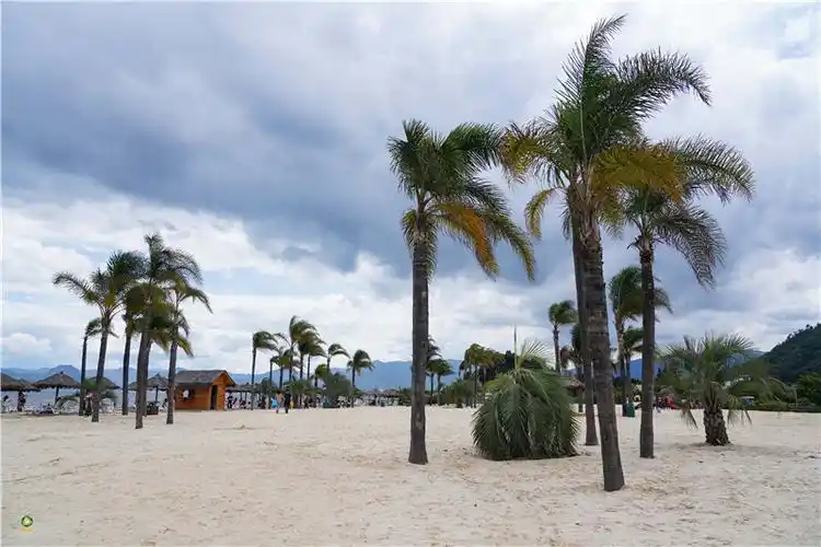 图集| 澄江月亮湾 阳光沙滩还有一片海蓝蓝